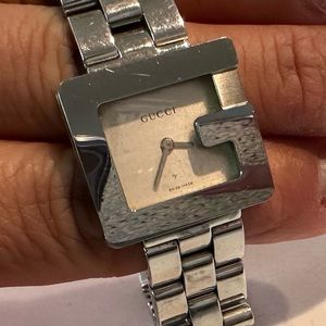 Gucci Ladies G Watch